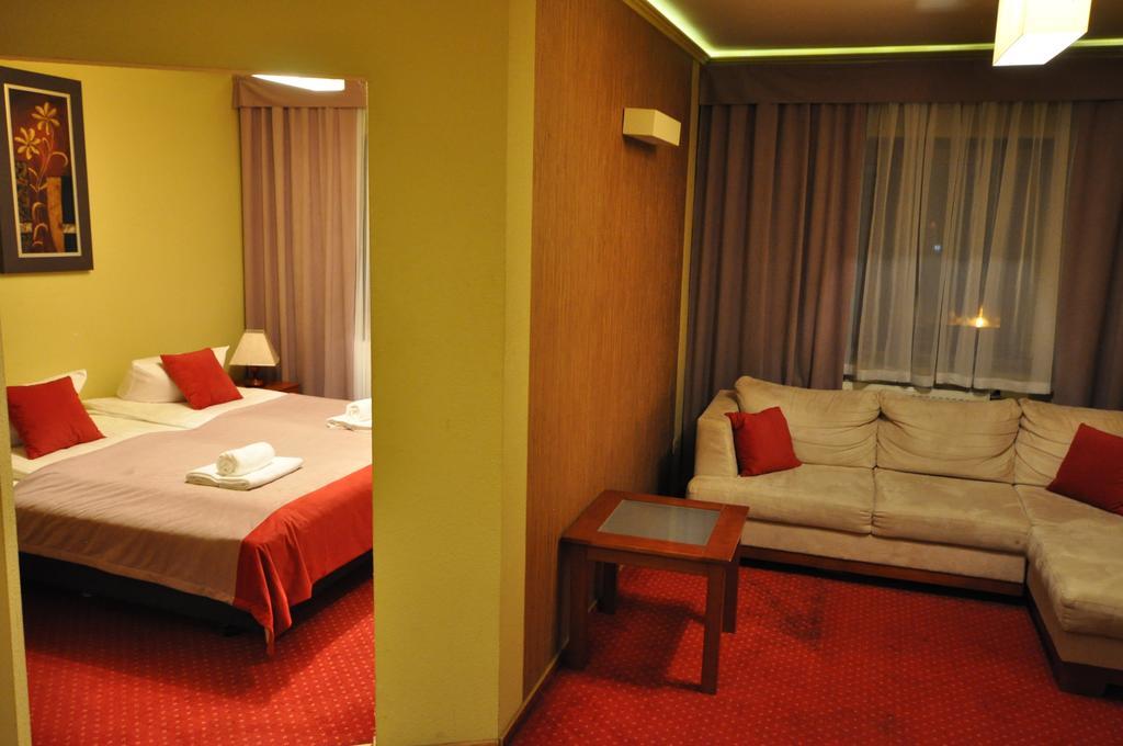 Pass Hotel Zebrzydowice Exterior foto