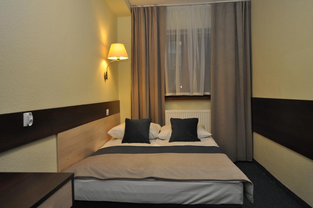 Pass Hotel Zebrzydowice Exterior foto