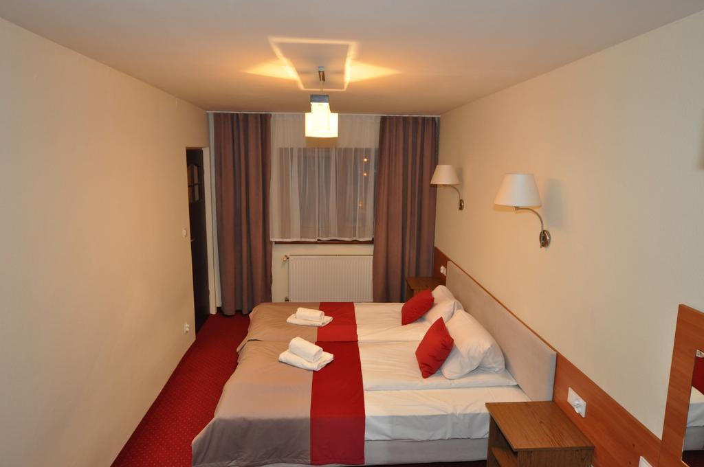 Pass Hotel Zebrzydowice Exterior foto