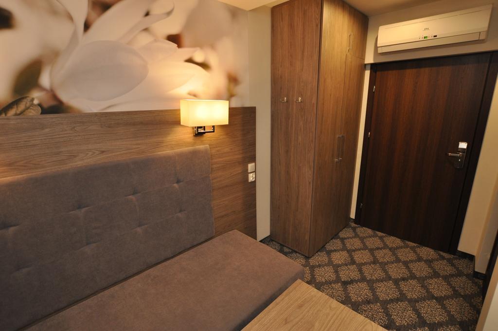 Pass Hotel Zebrzydowice Exterior foto