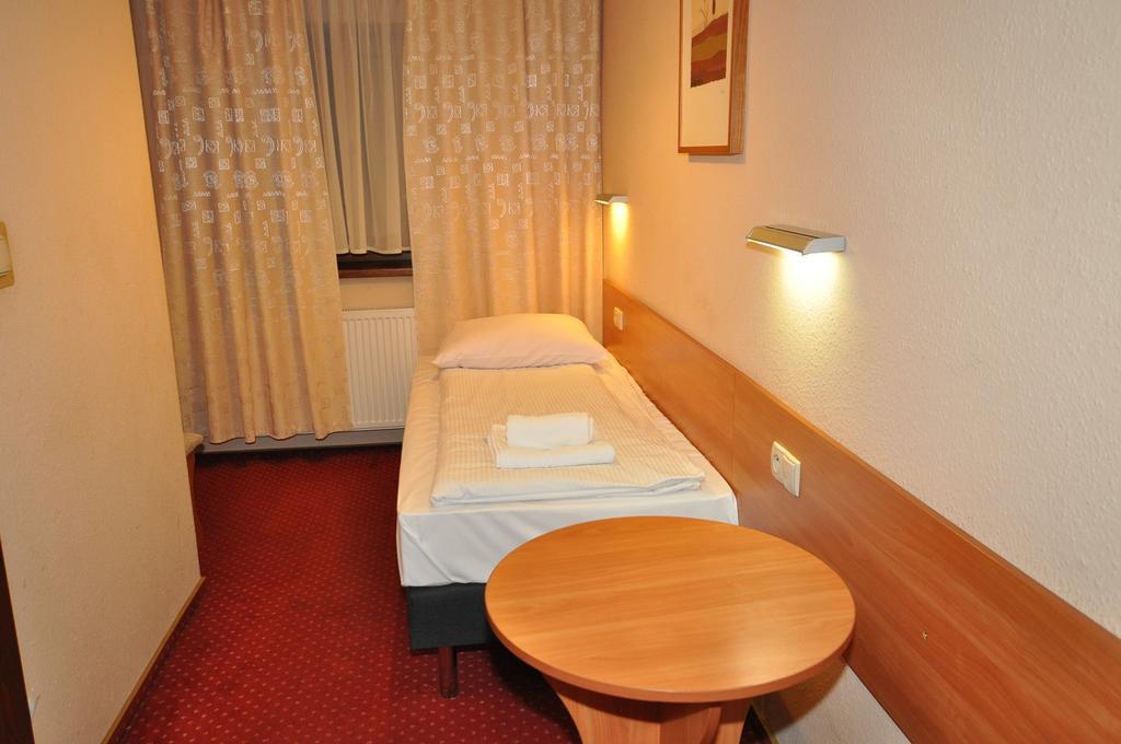 Pass Hotel Zebrzydowice Exterior foto