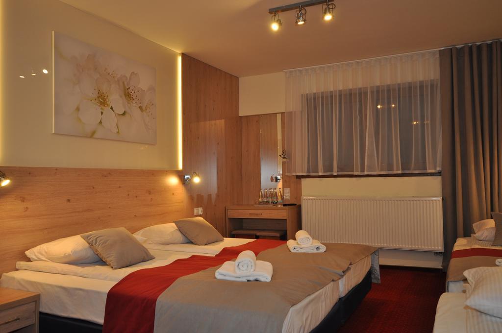 Pass Hotel Zebrzydowice Exterior foto